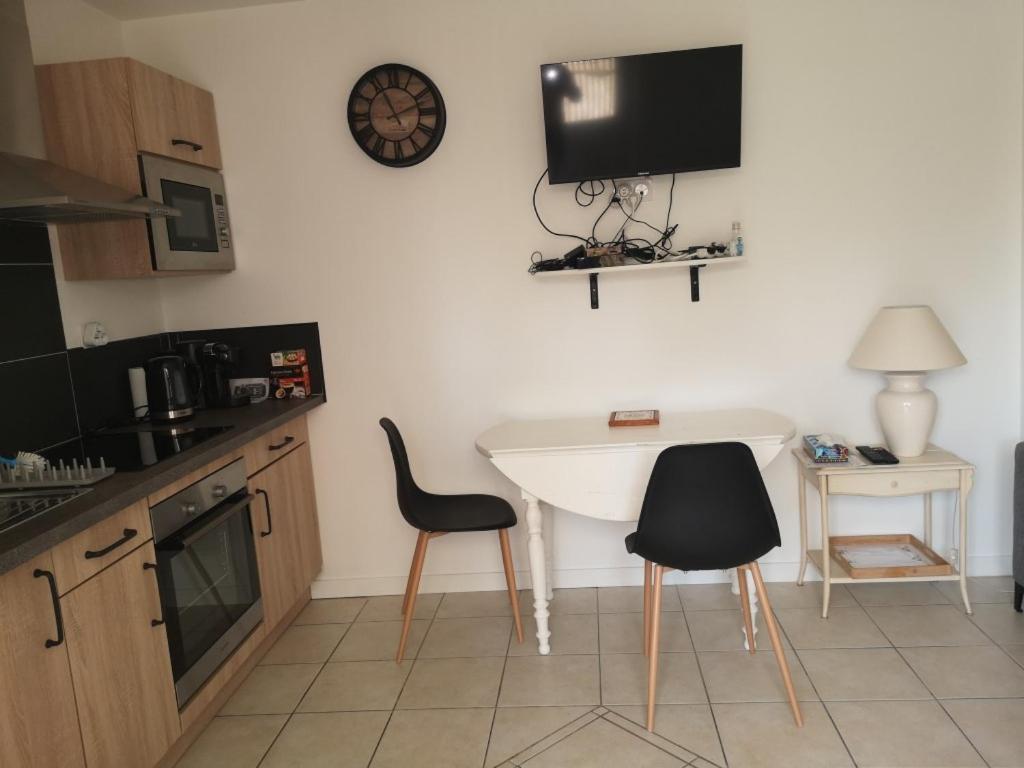 Appartement 2 Pieces Avec Terrasse Proche Mer Et Commerces Ouistreham Buitenkant foto